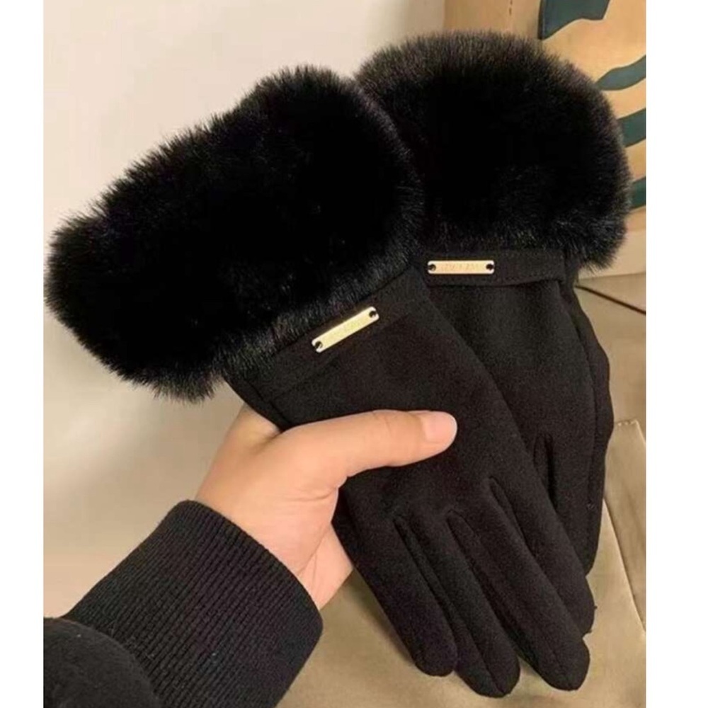 Vegan Fur Trim Cozy Warm Black Touch Screen Gloves